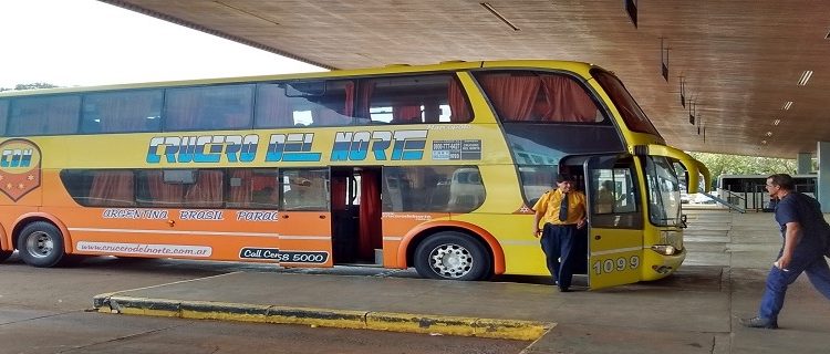 Argentina libera entrada de ônibus de transporte internacional de passageiros