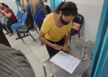 Moradores se manifestam contra o fechamento da UBS do Ouro Verde