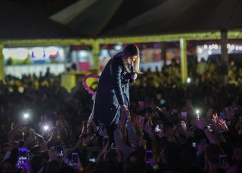 Marília Mendonça trouxe a turnê “Todos os Cantos” para Foz do Iguaçu, com plateia de 60 mil pessoas