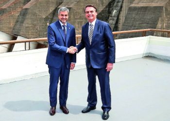 Presidente do Paraguai viaja a Brasília para definir com Bolsonaro manutenção da tarifa de Itaipu
