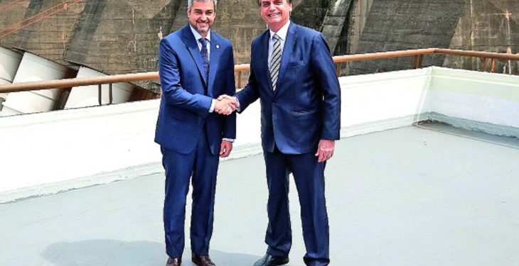 Presidente do Paraguai viaja a Brasília para definir com Bolsonaro manutenção da tarifa de Itaipu