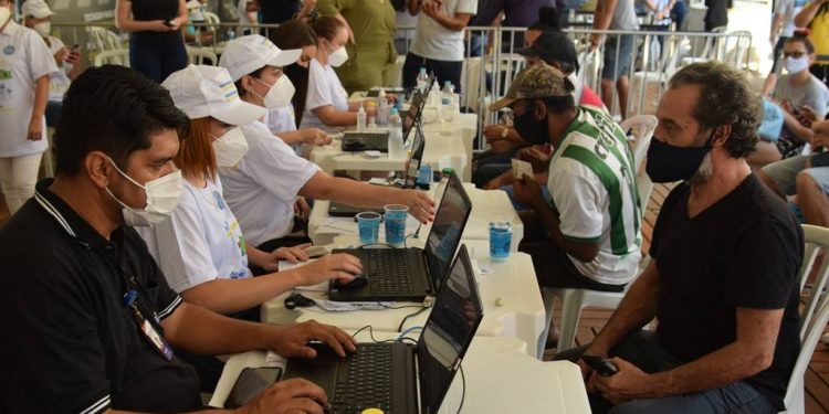 Mais de 600 doses de vacina são aplicadas na Ponte da Amizade