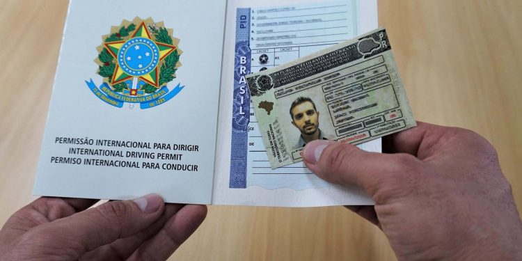 Detran-PR já emitiu 13,8 mil carteiras de habilitação para estrangeiros