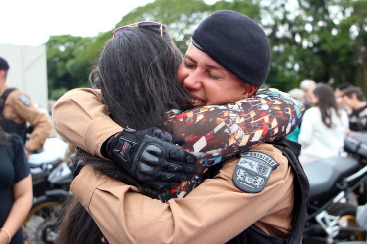 Policiais militares se formam no curso de rondas ostensivas com motocicletas
