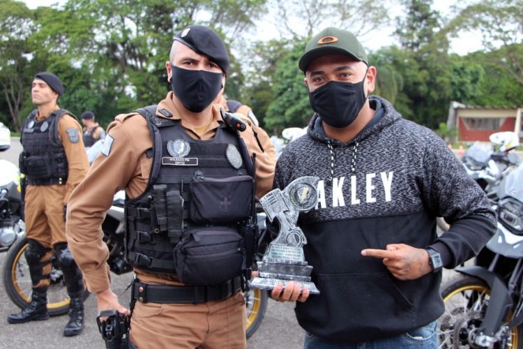 Policiais militares se formam no curso de rondas ostensivas com motocicletas