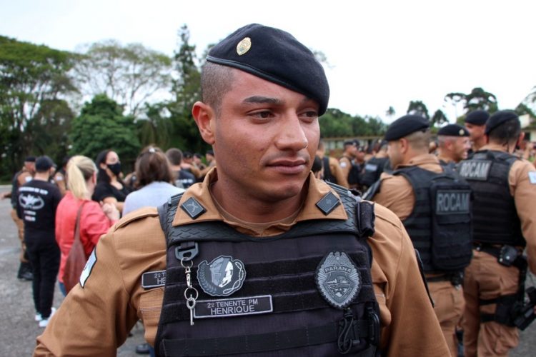 Policiais militares se formam no curso de rondas ostensivas com motocicletas