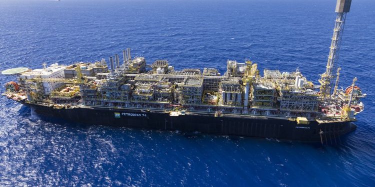 Pré-sal produzirá 8,2 bilhões de barris de petróleo na próxima década