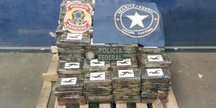 Polícia Federal apreende 265 kg de cocaína em porto