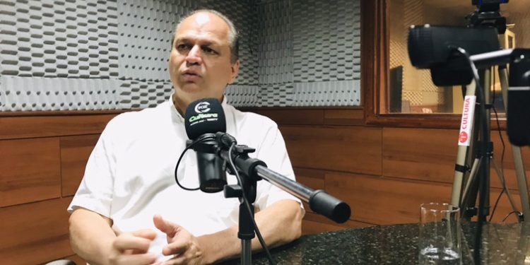 Em entrevista a Rádio Cultura, Ricardo Barros fala sobre governo e demandas de Foz do Iguaçu