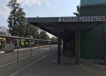 Sem ônibus, motoristas de Apps formaram filas no TTU e foram multados pela GM