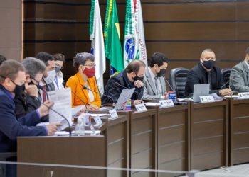 Vereadores de Cascavel aumentam em 11% os próprios salários