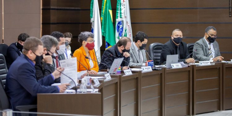 Vereadores de Cascavel aumentam em 11% os próprios salários
