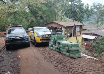 Rotam apreende 45 fardos de maconha na favela do Monsenhor
