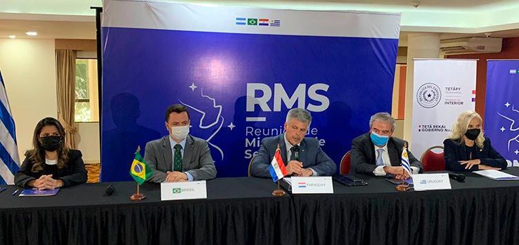 PF acompanha ministro da Justiça do Brasil em reunião internacional em Cidade do Leste