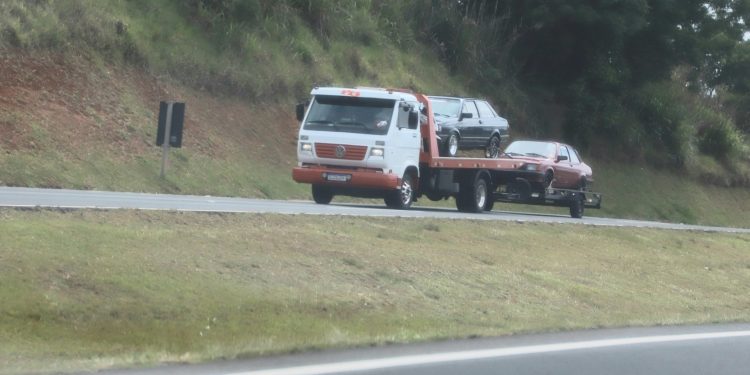 DER/PR realiza pregão eletrônico para contratar serviço de guinchos mecânicos