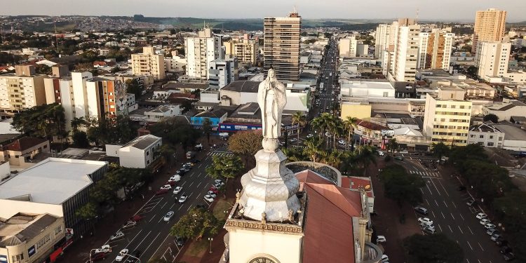Dez cidades do Paraná estão em alerta pelo consumo de água
