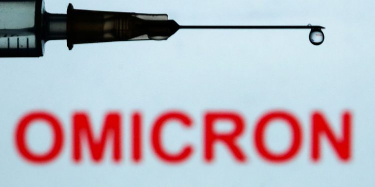 Ômicron propaga-se pelo mundo em ritmo sem precedentes, alerta OMS