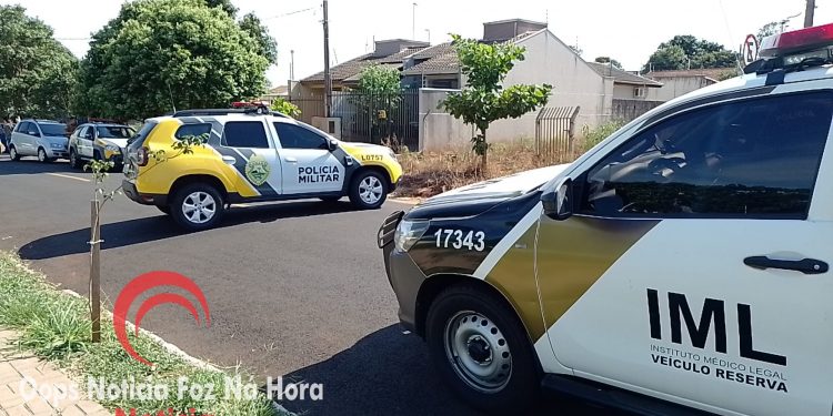 Homem armado invade residência de policial civil e é morto a tiros no Jardim Ipê