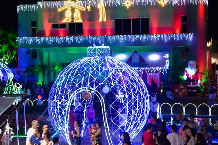 Santa Terezinha de Itaipu também se enfeitou para o Natal