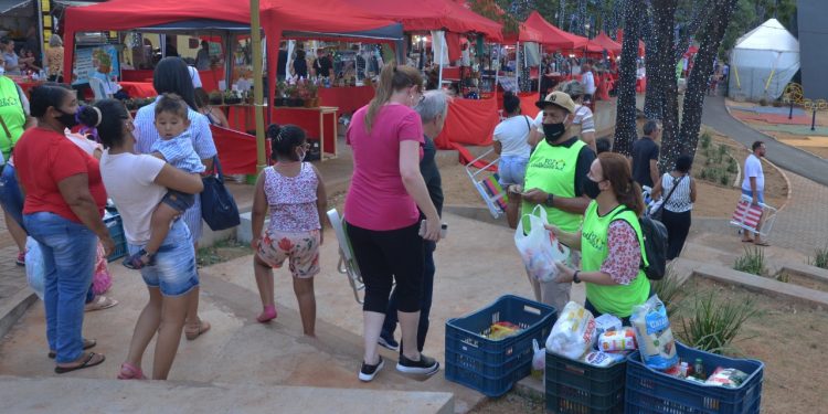 Natal de Águas e Luzes arrecada mais de 4,3 toneladas de alimentos e mais de 3 mil brinquedos