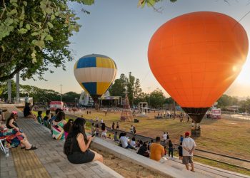 Famílias de Foz celebram o retorno do Natal ao Gramadão de Itaipu, na Vila A