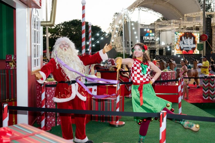 Famílias de Foz celebram o retorno do Natal ao Gramadão de Itaipu, na Vila A