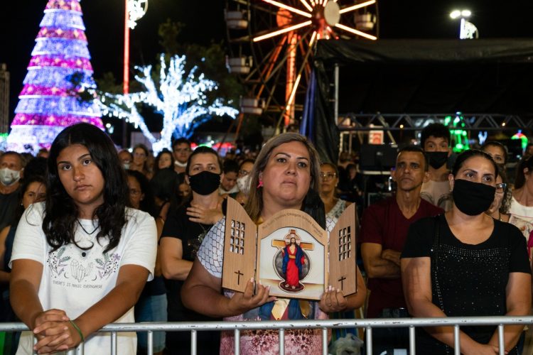 Padre Reginaldo Manzotti emociona o público no Gramadão de Itaipu