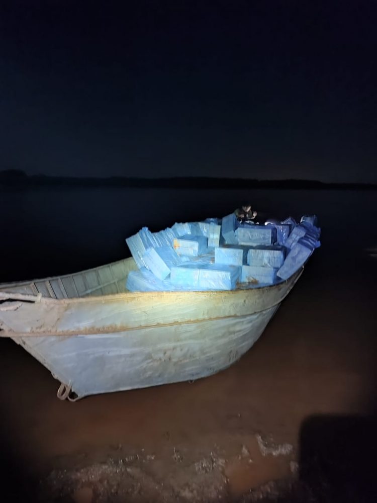 PF e BPFron apreendem veículos e barcos do contrabando no Lago de Itaipu