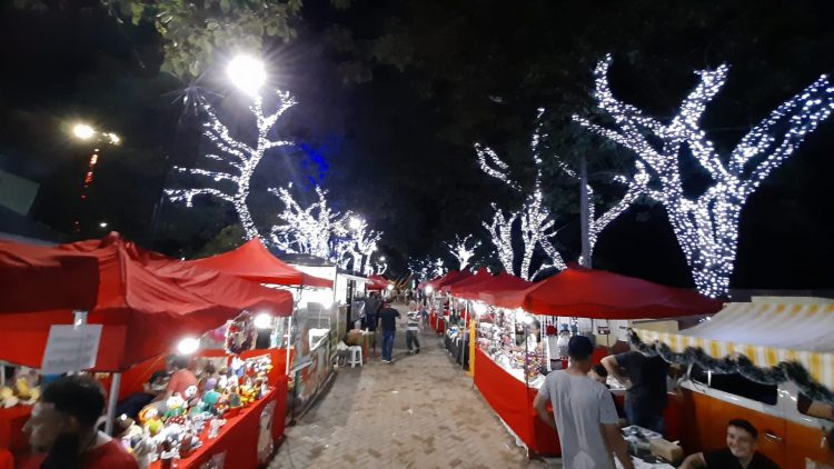Famílias de Foz celebram o retorno do Natal ao Gramadão de Itaipu, na Vila A