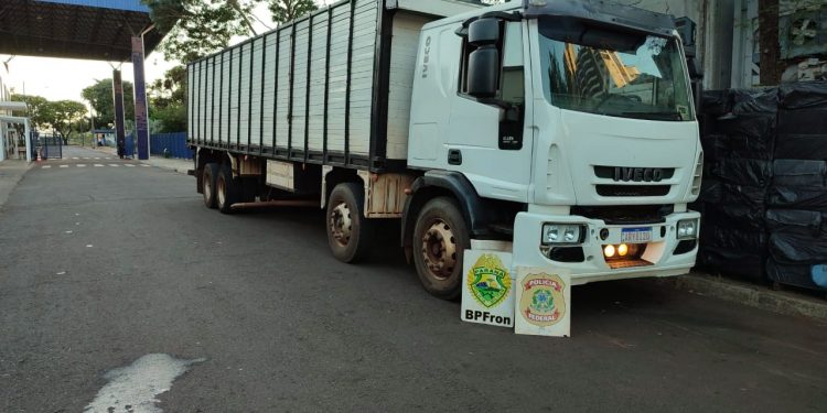PF e BPFron apreendem veículos e barcos do contrabando no Lago de Itaipu