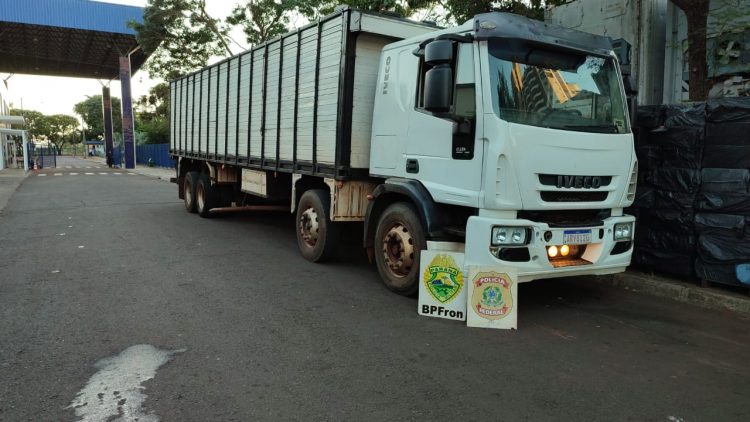PF e BPFron apreendem veículos e barcos do contrabando no Lago de Itaipu