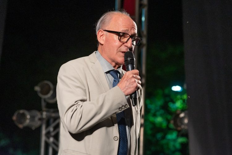 Abertura do Natal de Águas e Luzes lota a Praça da Paz e encanta o público