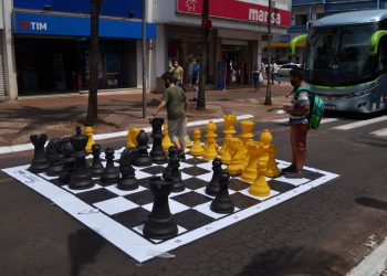 Av. Brasil atrai atenção com programação cultural, no Natal de Águas e Luzes