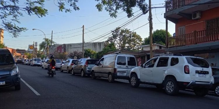 Puerto Iguazú estabelece horário para veículos estrangeiros abastecer