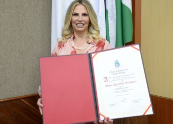 Ex-governadora Cida Borghetti recebe título de Cidadã Honorária de Foz do Iguaçu