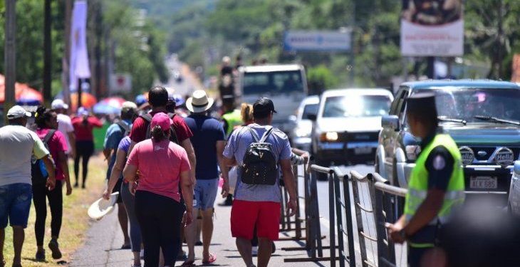 Paraguaios iniciam peregrinação ao Santuário de Caacupé