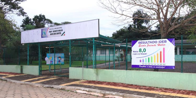 Eleição para diretores de escolas e CMEIs é nesta sexta-feira (03)