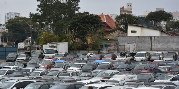 PRF realiza leilão virtual de veículos retidos no Paraná