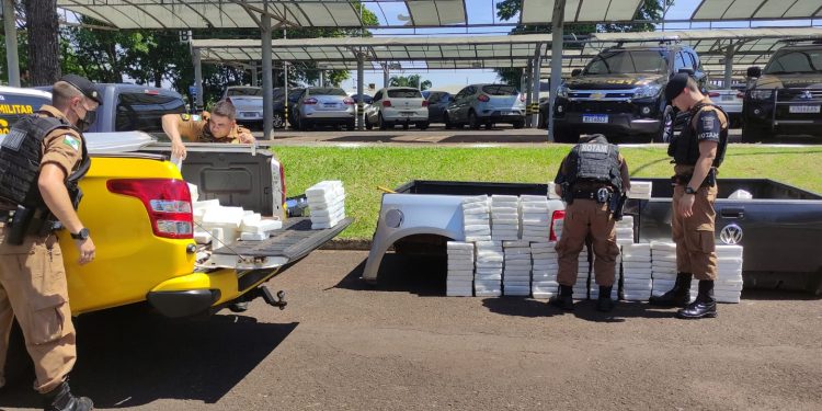 Polícia Militar apreende cerca de 300 kg de cocaína e prende três pessoas no Jardim Canadá