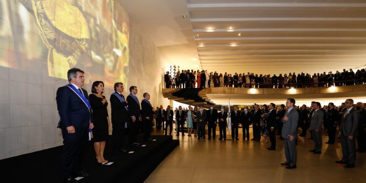 Diretores, conselheiros e empregados de Itaipu recebem a Ordem do Rio Branco