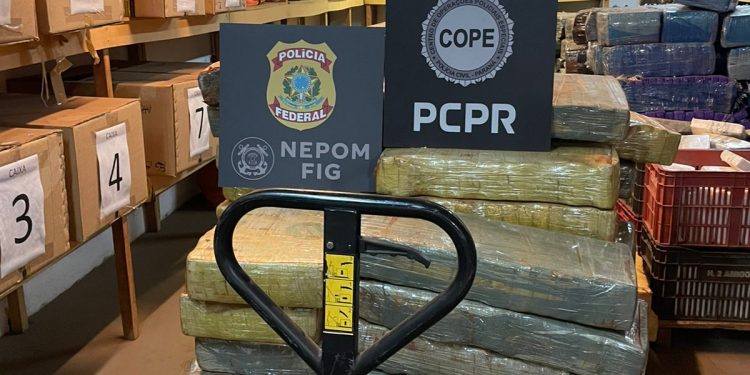 Polícias apreendem 550kg de maconha e 25 caixas de cigarros em Santa Helena