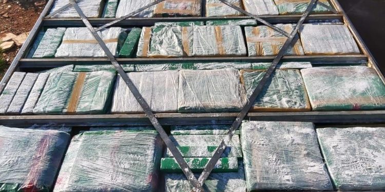 Polícia Civil apreende 864 quilos de maconha e prende um suspeito