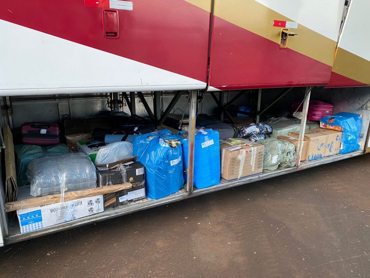 Receita Federal retém três ônibus com mercadorias irregulares em Santa Terezinha de Itaipu