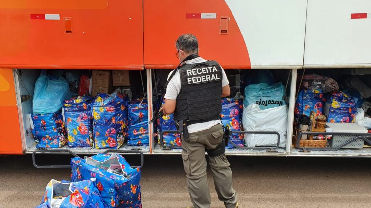 Receita Federal em operação conjunta com BOPE-PMPR, ANTT e PRF, retém R$566 mil em mercadorias irregulares