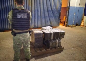 BPFRON e Polícia Federal apreendem cigarros eletrônicos em Foz do Iguaçu