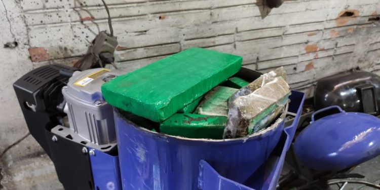 Polícia Federal apreende droga escondida no interior de compressor de ar