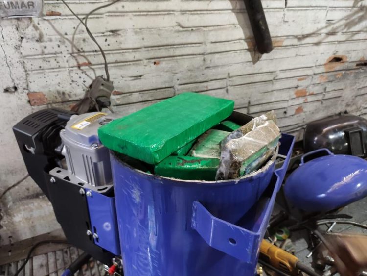 Polícia Federal apreende droga escondida no interior de compressor de ar