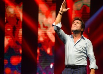 Cantor Daniel se apresenta hoje, 19, no Natal de Águas e Luzes de Foz do Iguaçu