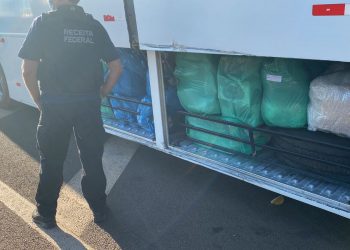 Ônibus que transportava mercadorias irregulares com destino à São Paulo é retido pela Receita Federal