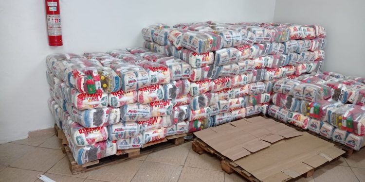 Prefeitura recebe doação de 925 cestas básicas que serão entregues antes do Natal